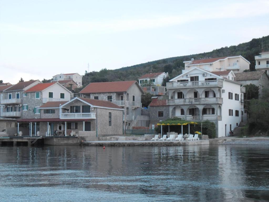 Apartments Petrovic Tivat Exterior photo